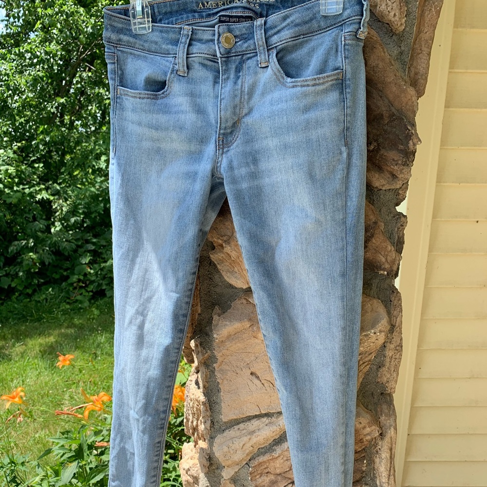 American Eagle jeans light wash